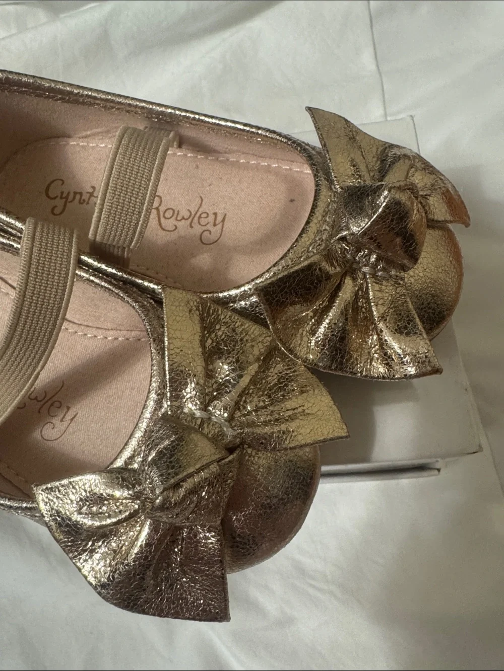 Cynthia Rowley Girls' Metallic Gold Bow Mary Jane Flats